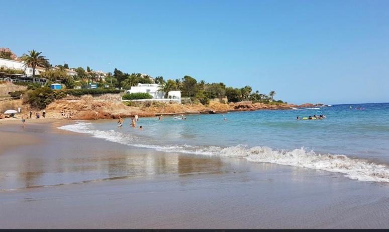La Belle Vue-Charming Duplex Apartment With Sea View, 50 Meters From Beach And Private Parking Saint-Raphaël Buitenkant foto